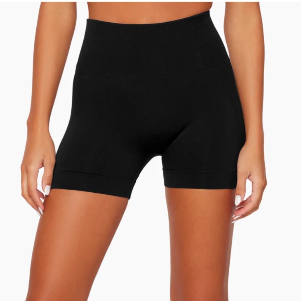 Set active black sculpt flex shorts